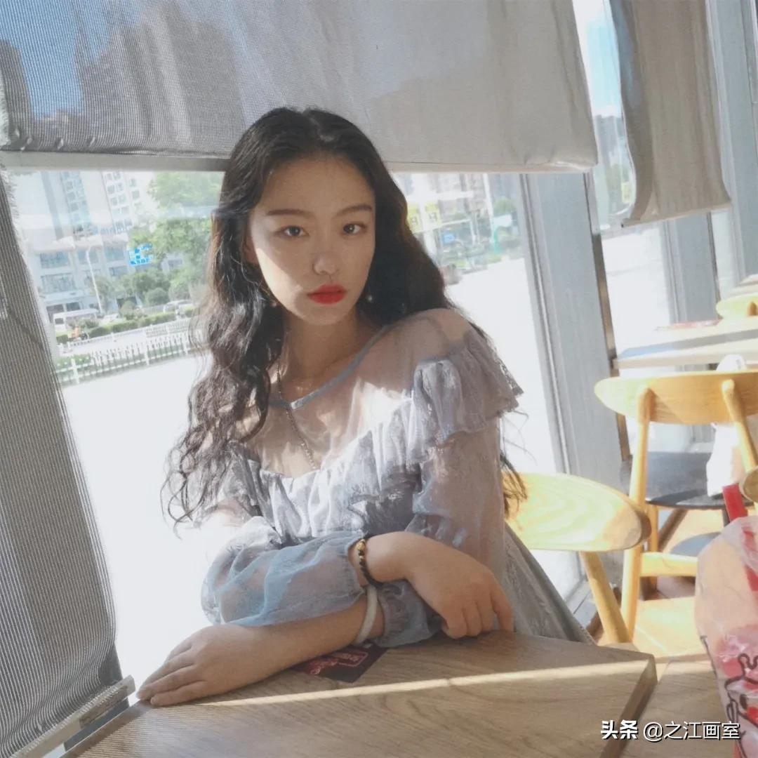 女神學(xué)姐白雪(xuě)谕:从河南到中國(guó)美院的“出圈”日记